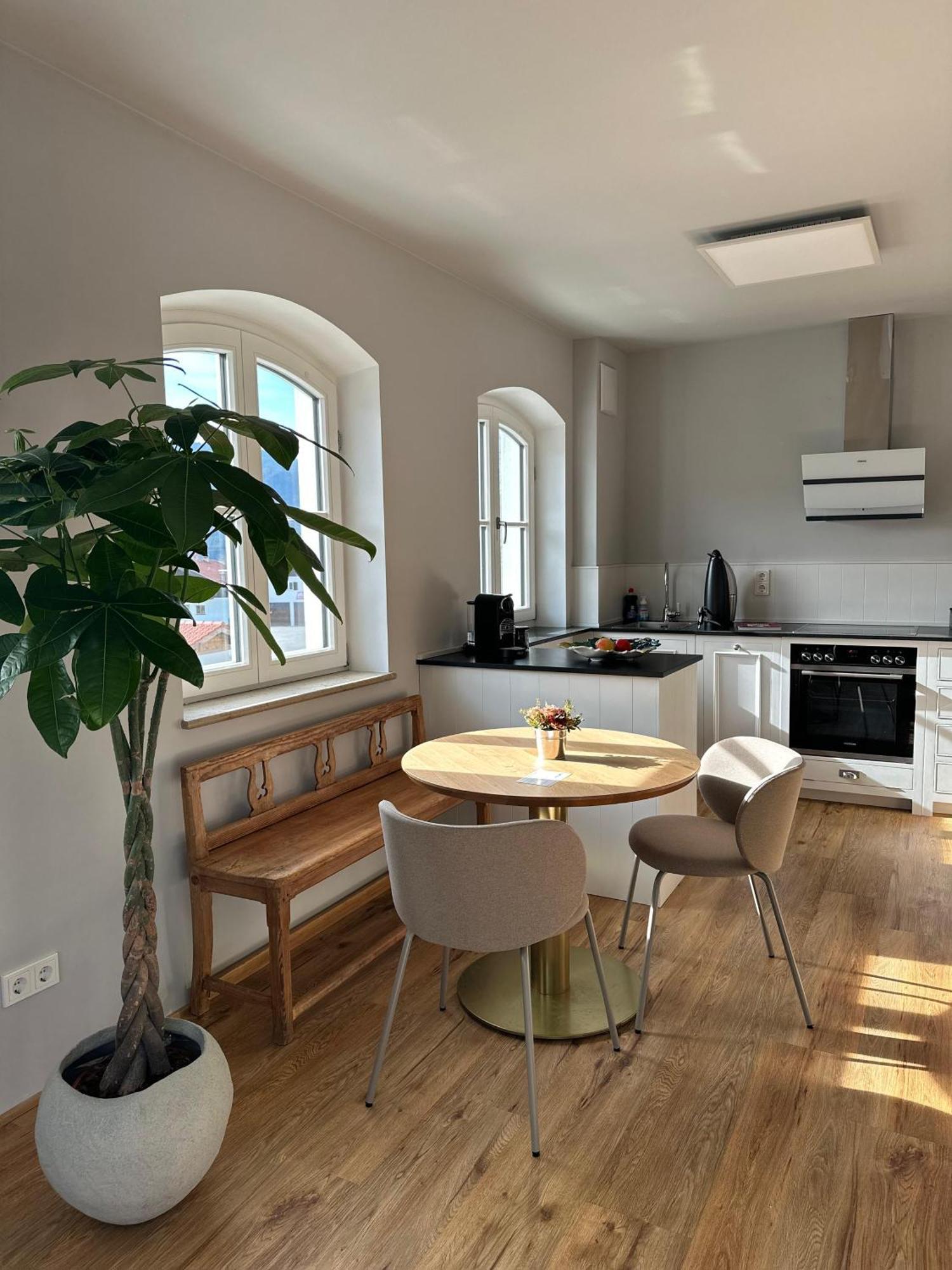 Vaicun Stays - Luxury Apartments - Apartments Mit Blick Auf Den Tegernsee 格门德蒂格斯 外观 照片